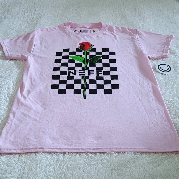 ✨️HP✨️ Neff Checkerboard and Rose🌹Graphic Tee👕 - NWT - Picture 8 of 10